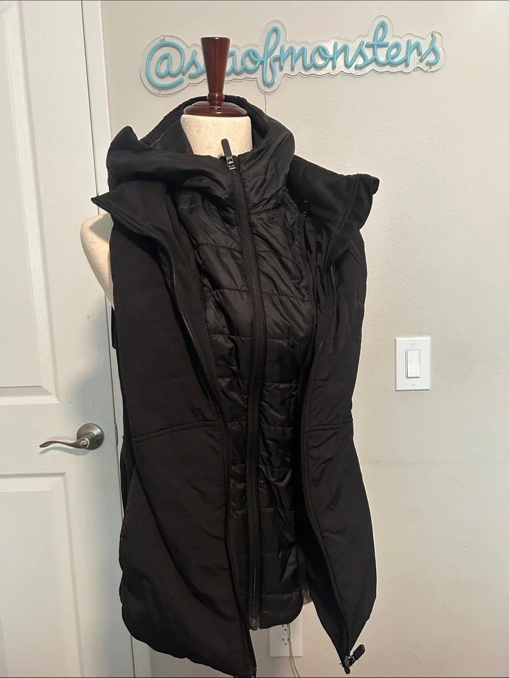 Lululemon another mile vest